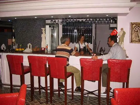 Temple Otel 3*
