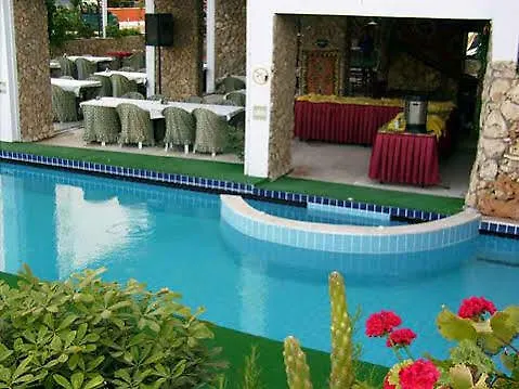 Otel Temple 3*