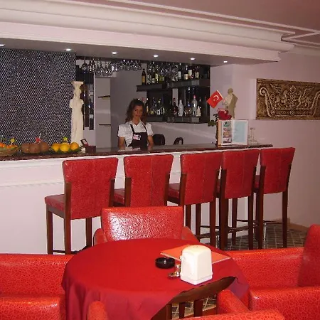 Temple Hotell 2*